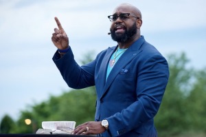 John Amanchukwu accuses Rick Warren of pushing ‘dangerous alliance’ with Catholicism: ‘Spiritual treason’
